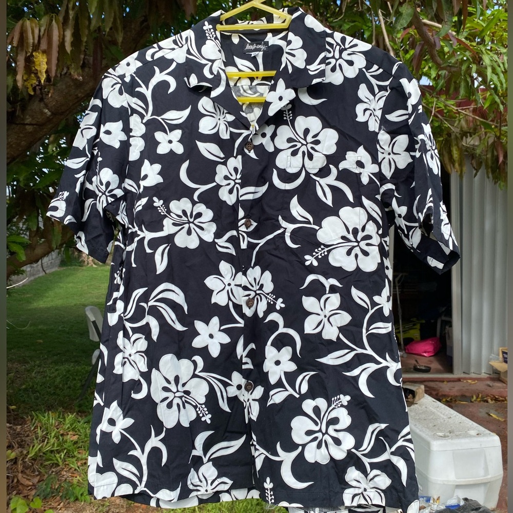 XL Locals Only black and white floral button down tee 100% cotton